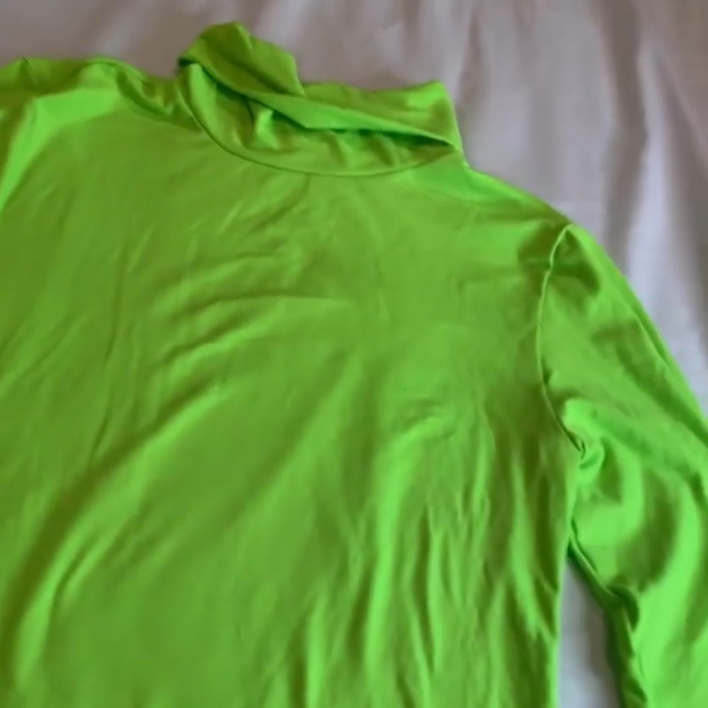 Neon yellow turtle neck skirt
